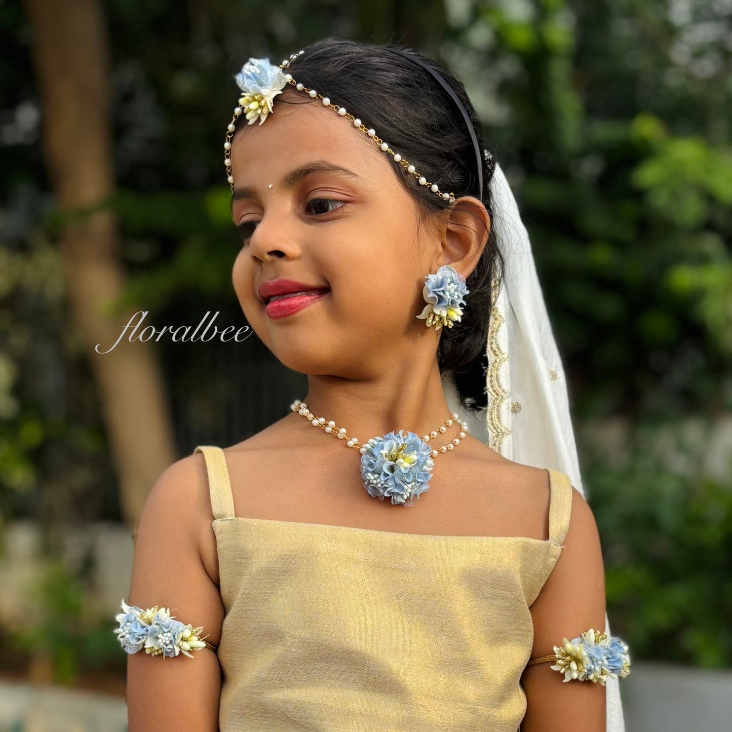BLUE : Radha Accessories set