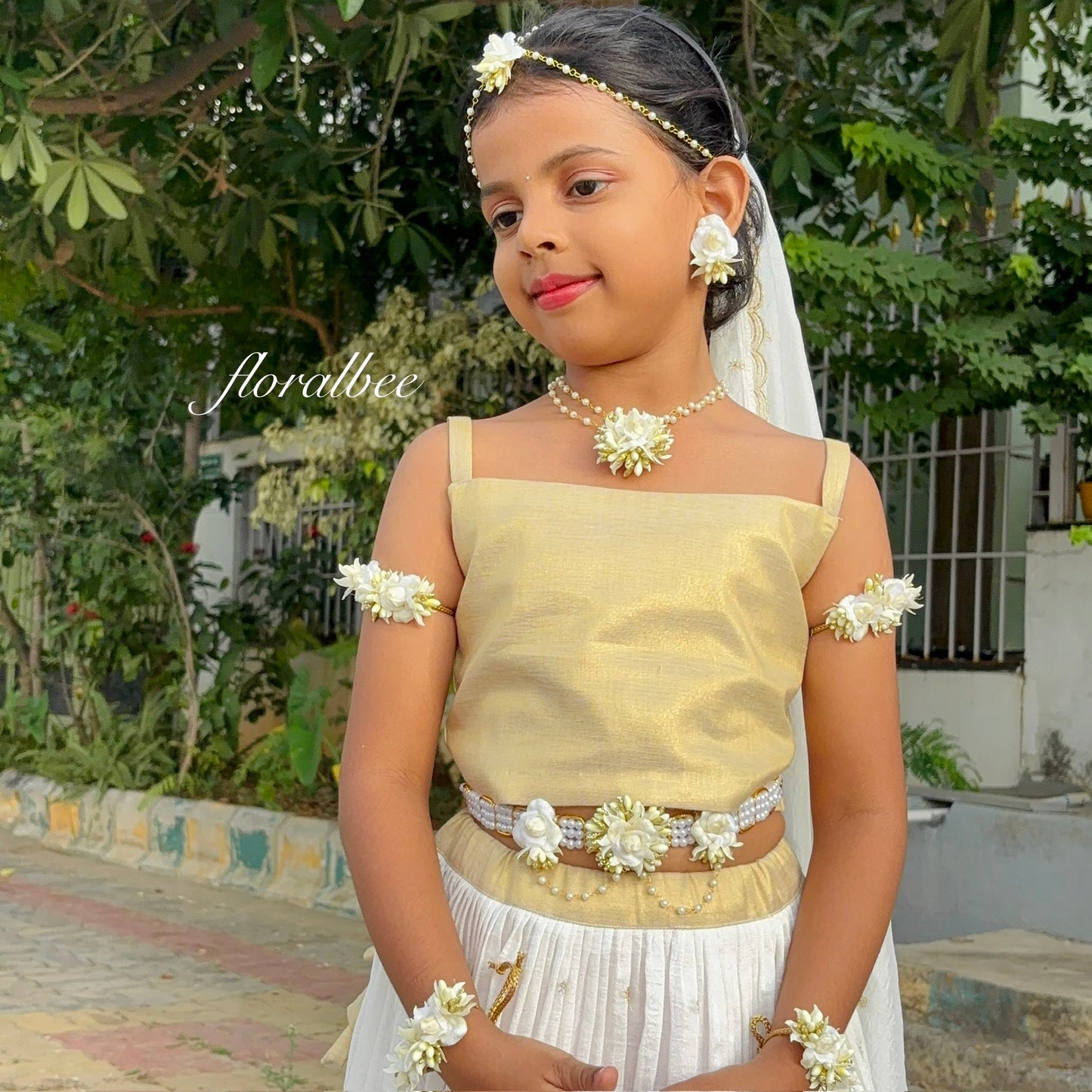 White : Radha Accessories set