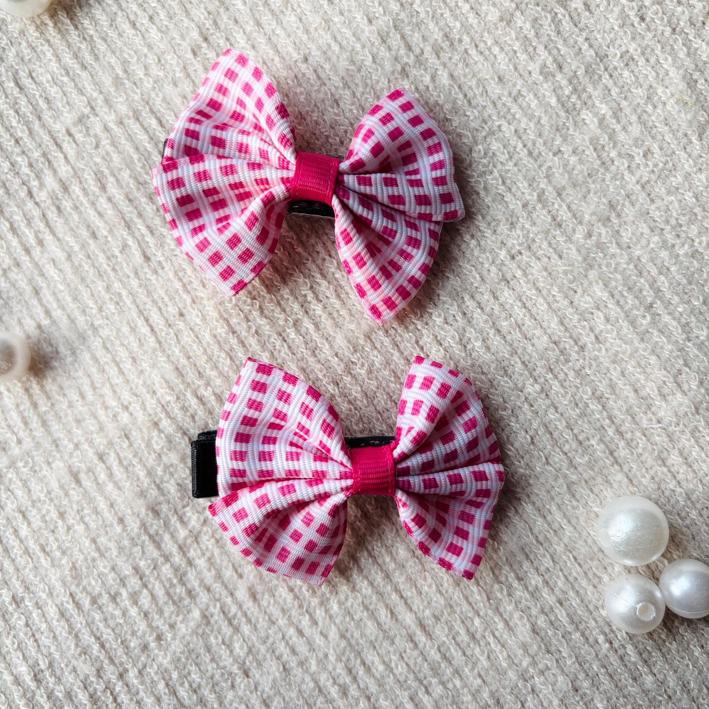 Pink bow alligator clips